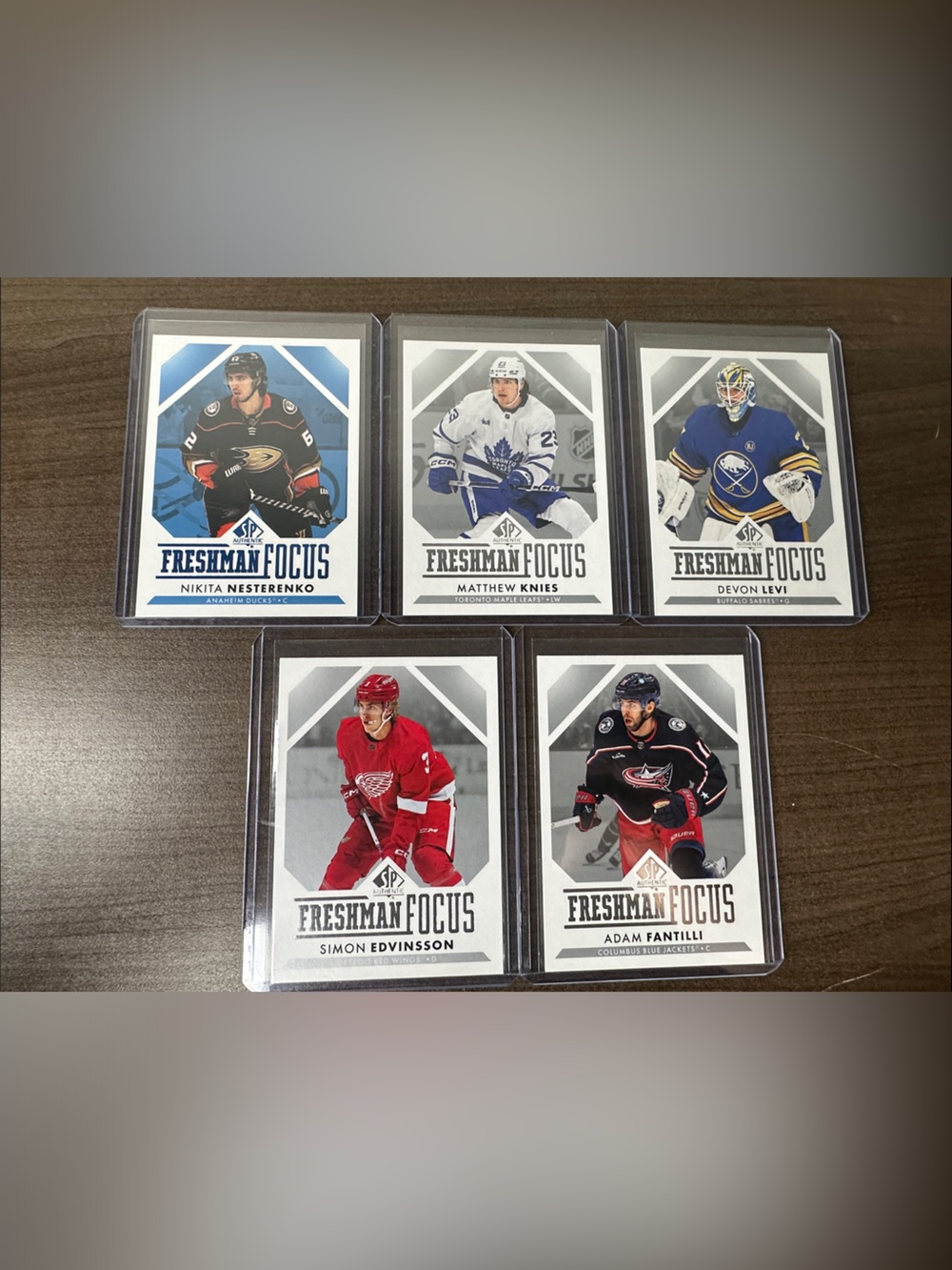 Freshman Focus Hockey Card Set - Multi-Color Sleeved Collection